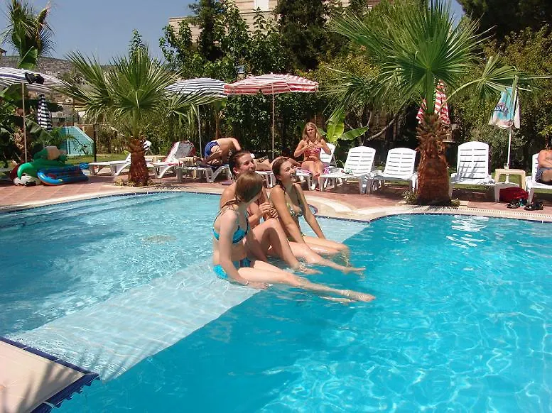 Hotel Olivia Kusadası 3*,